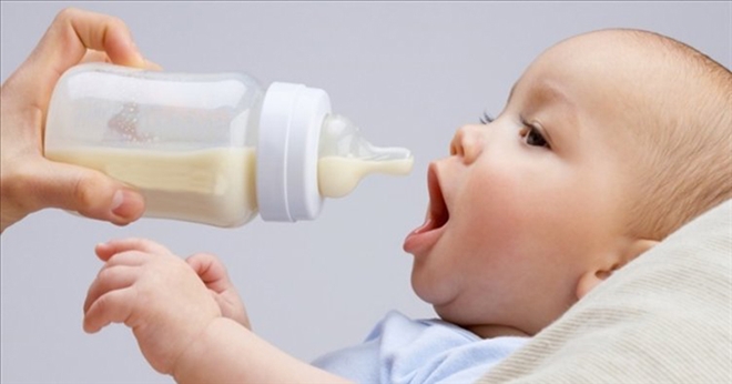 İLK 6 AY SADECE ANNE SÜTÜ VERİLMELİ