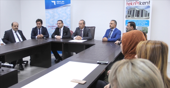 KURSİYERLERE YAZILIM EĞİTİMİ - video