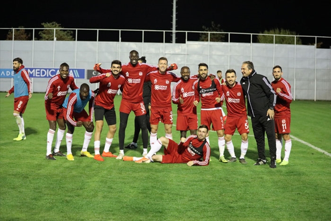 YİĞİDO GALİBİYETİ KOVALIYOR