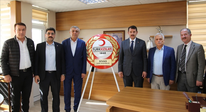 KIZILAY, BİNLERCE İNSANA DESTEK OLUYOR