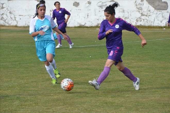 KADIN FUTBOLDA DEPLASMAN KAYSERİ