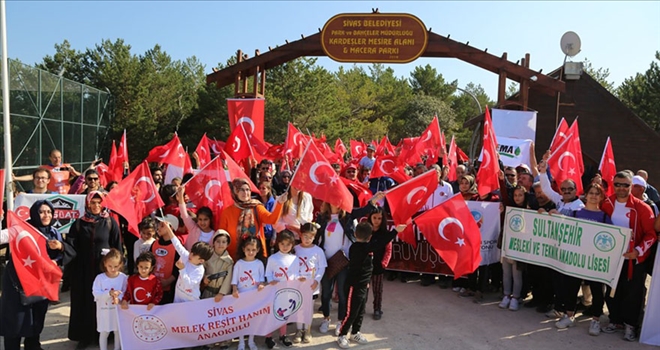 CUMHURİYET İÇİN YÜRÜDÜLER - video