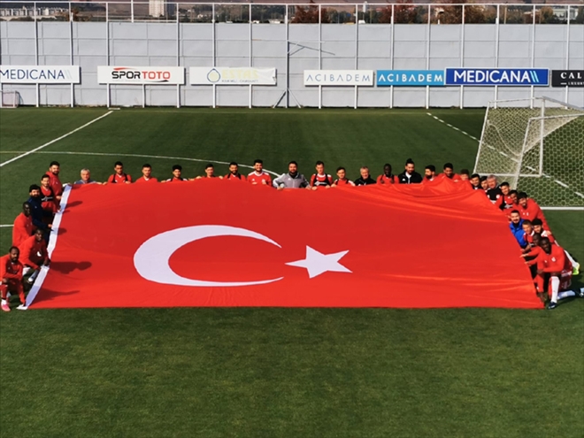 YİĞİDOLAR´DA CUMHURİYET COŞKUSU