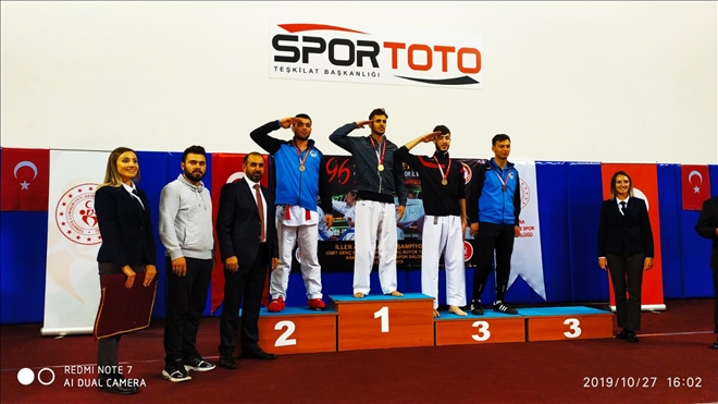 KARATECİLERDEN 4 MADALYA