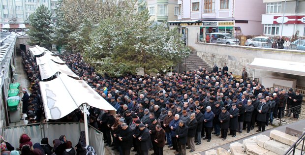 KAYMAZ ve KESTİ´LER  ANNELERİNİ KAYBETTİ