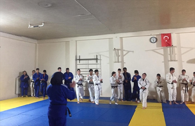 KOMŞU İL İLE İDMAN YAPTILAR