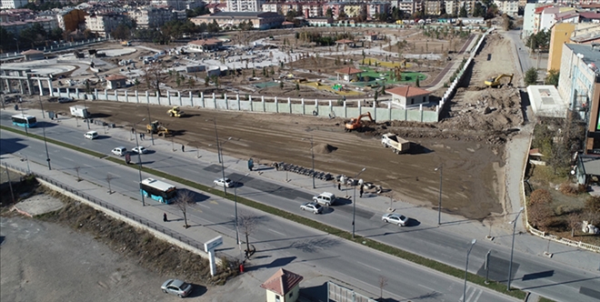 BAHÇENİN ÇEVRESİNE YENİ YOLLAR - video