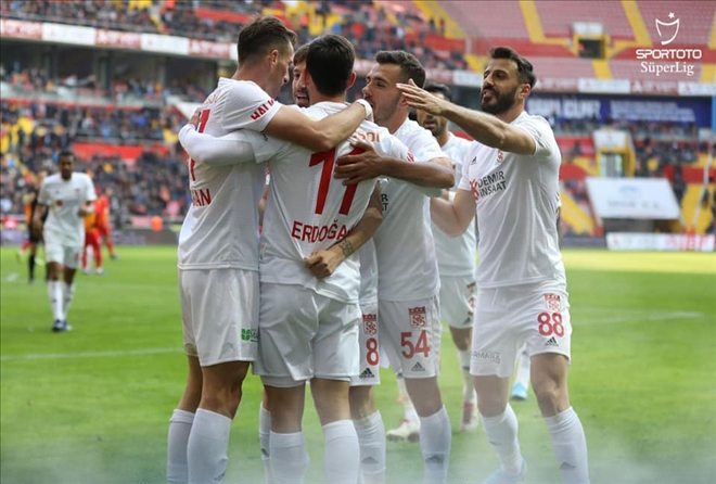 LİDERE SELAM ZİRVEDE DEVAM