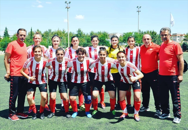 KADIN KRAMPONLARI FARKLI YENİLDİ