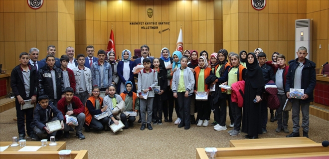 ÖĞRENCİLERDEN MECLİSTE TEMSİLİ SEÇİM