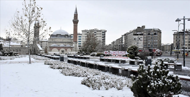 KARDAN 23 KÖY YOLU ULAŞIMA KAPANDI