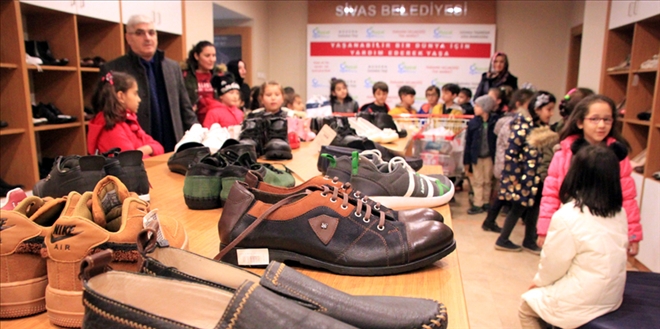 ÖĞRENCİLERDEN YARDIMSEVERLİK ÖRNEĞİ - video