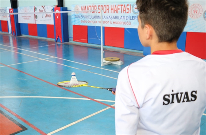 OKULLAR BADMİNTON´DA YARIŞACAK