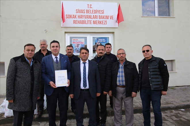 BİR TON YEM BAĞIŞLADILAR