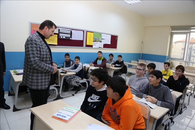 ÖĞRENCİLERİ YAKINDAN TAKİP EDİYORUZ