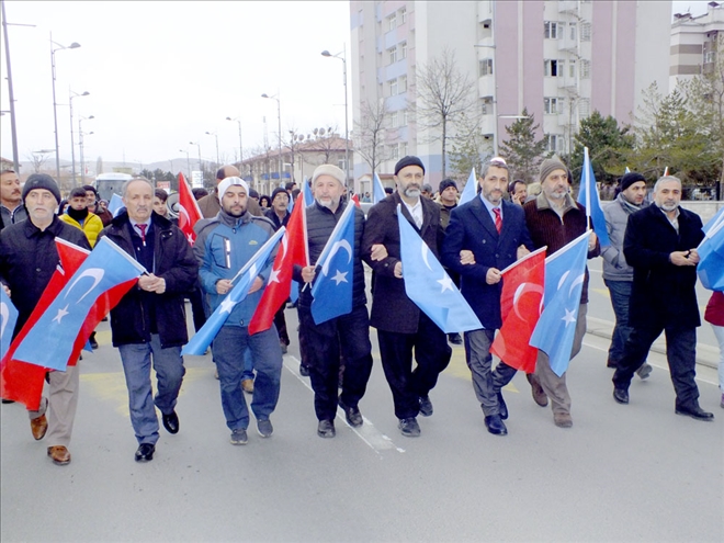 ÇİN´İN DOĞU TÜRKİSTAN POLİTİKALARI SİVAS´TA PROTESTO EDİLDİ