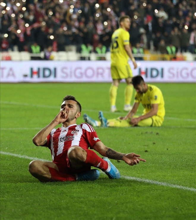 YİĞİDO ZİRVEYE DEMİR ATTI