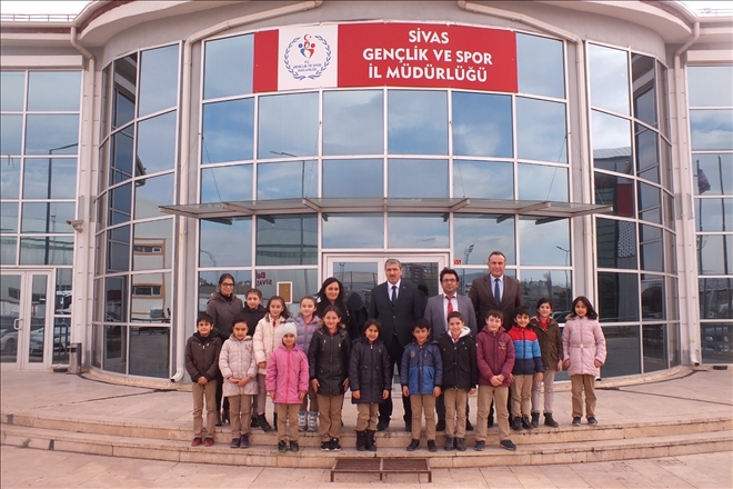 AMAÇ SPORU SEVDİRMEK