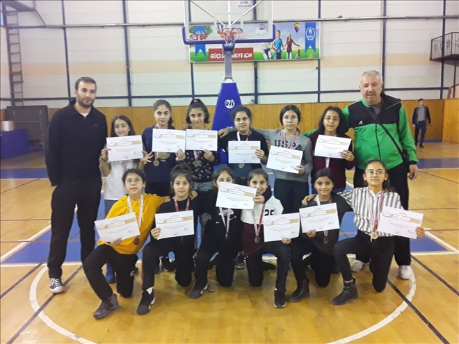 ÇEYREK FİNALE YÜKSELDİ