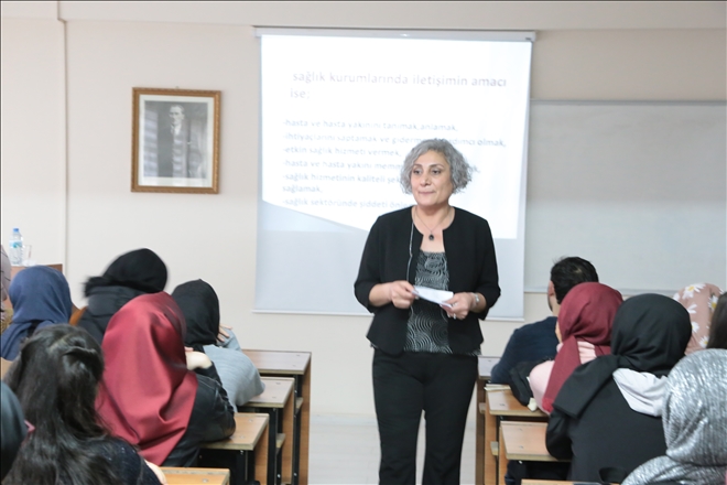 HASTA VE YAKINI İLE İLETİŞİM ANLATILDI