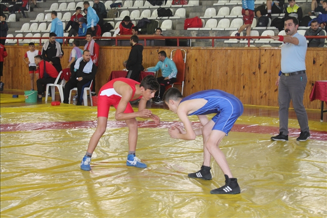 MİNDERDE SEÇME HEYECANI