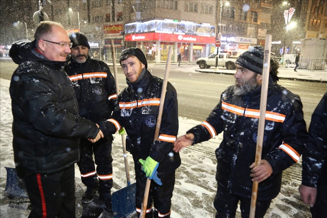 EKİPLER 7/24 İŞ BAŞINDA (VİDEO)