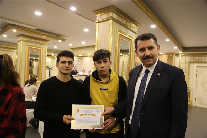 UMRE´YE GİTMEK İÇİN YARIŞTILAR