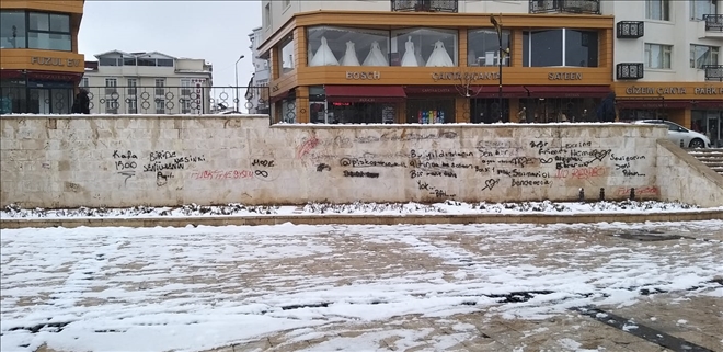 7 MİLYON TL HARCANDI AMA MAGANDALARIN KURBANI OLUYOR