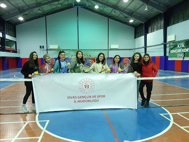 " TENİSE OLAN İLGİ ÇOK GÜZEL"