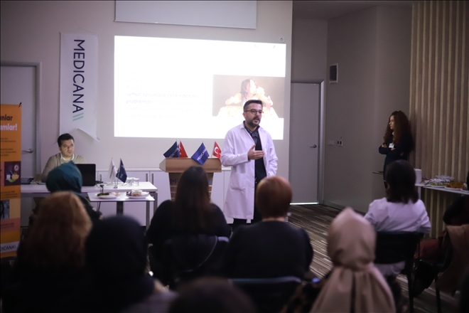 İŞ KADINLARINA SAĞLIKLI BESLENME ANLATILDI