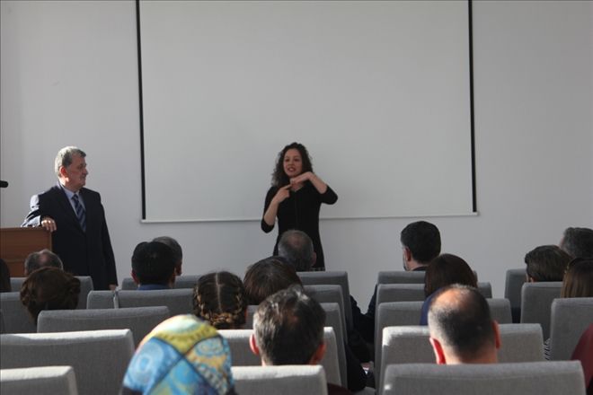 ÜNİVERSİTE PERSONELİNE İŞARET DİLİ