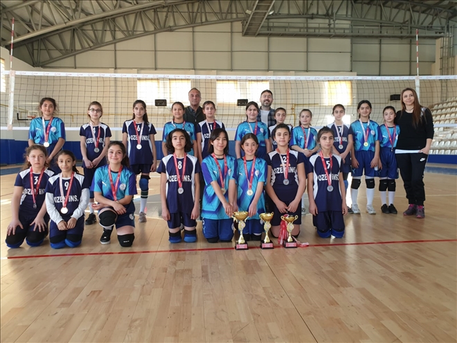 ŞEHİT ADNAN SAKA VE PAMUKPINAR ŞAMPİYON