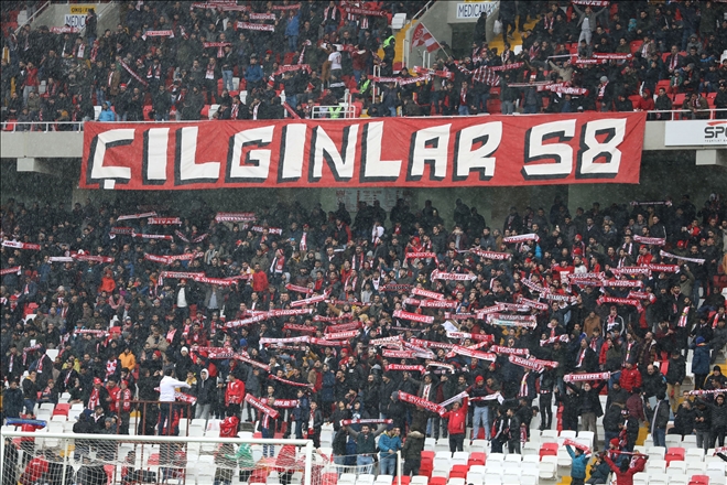 DEPLASMAN TRİBÜNÜ 100 TL