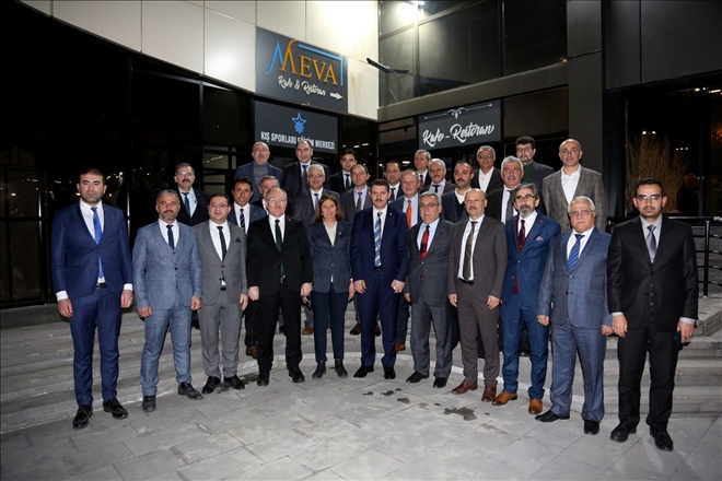 BÜYÜK HAYALLERLE DOĞRU İŞLERE YÖNELELİM