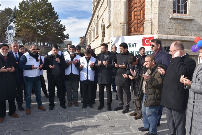 İDLİB´E 2 TIR DOLUSU YARDIM (VİDEO)