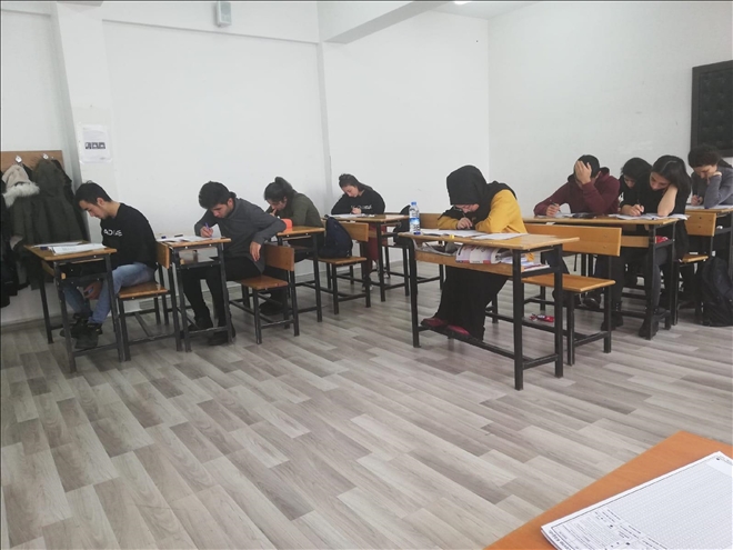 SERİ DENEME GÜNLERİYLE SINAVA HAZIRLANIYORLAR