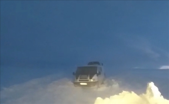 KARDA MAHSUR KALAN 7 KİŞİ KURTARILDI (VİDEO)