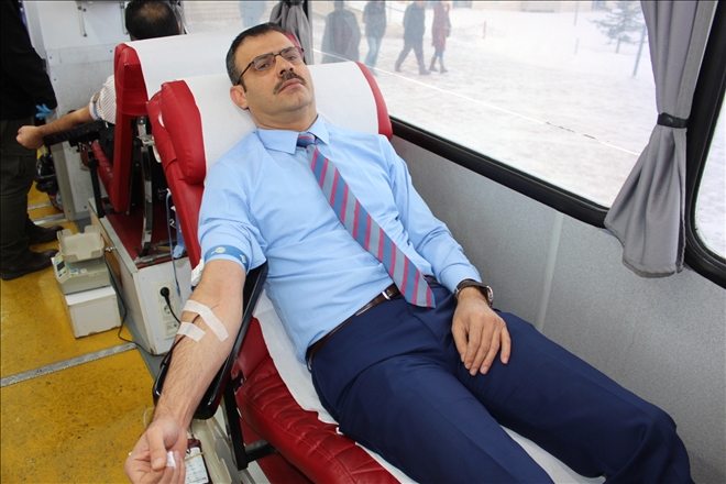 ADLİYE PERSONELİNDEN KAN BAĞIŞI