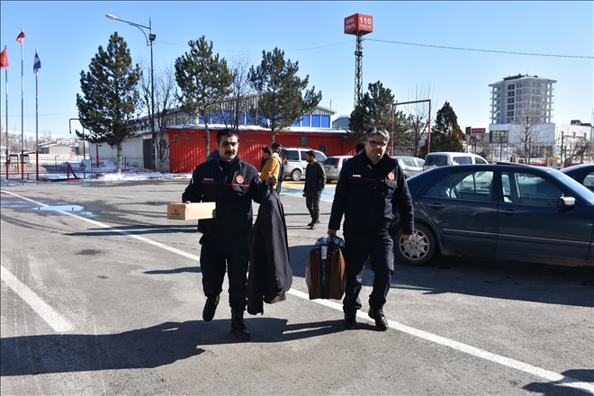 DEPREMZEDELERE YARDIM ELİ (VİDEO)