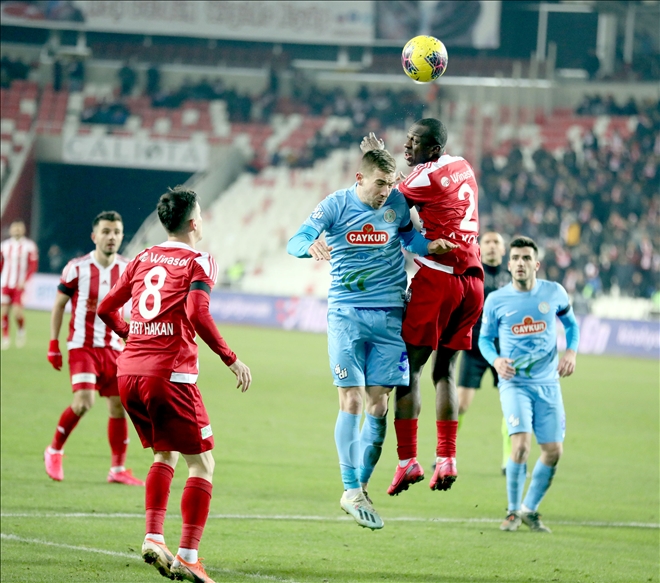 YİĞİDO 90+3´TE HAYATA TUTUNDU