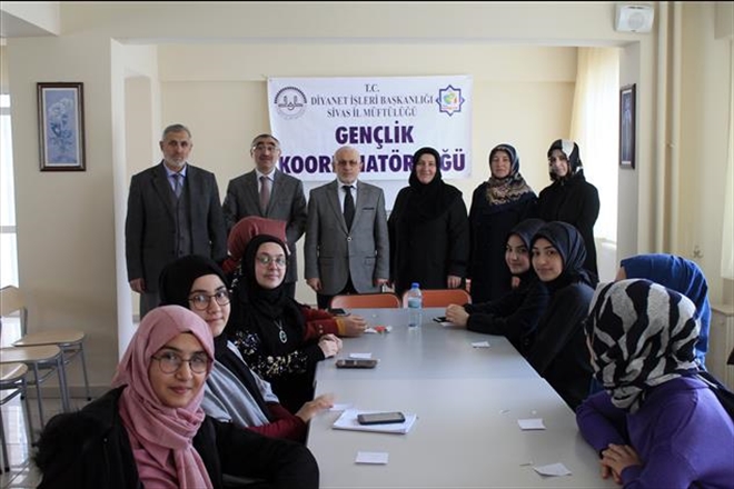 ÖRNEK ŞAHSİYETLER GENÇLİK KAMPI TAMAMLANDI