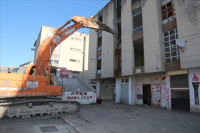 369 BİNA YIKILDI 421 BİNA YIKILACAK