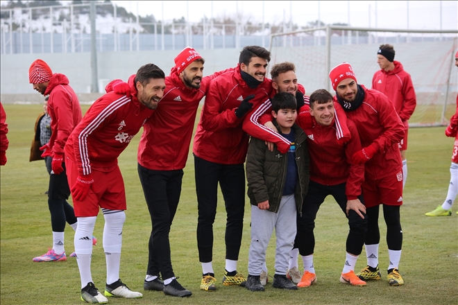 FUTBOLCULARA SEVGİ SELİ