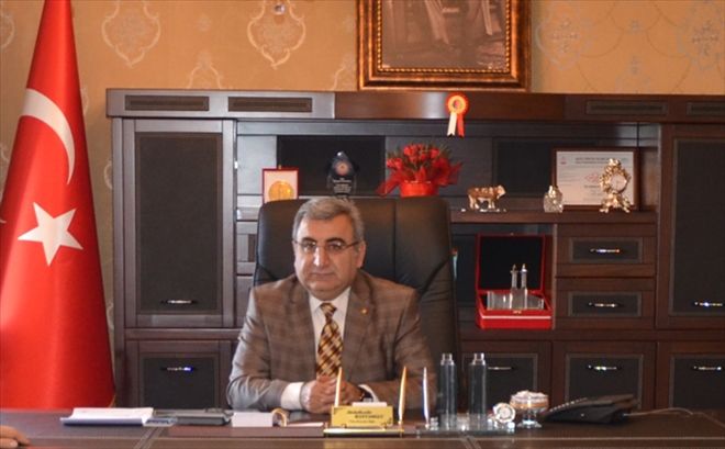 ?DİK DURUŞUYLA DARBE GİRİŞİMİNİ  AKAMETE UĞRATTI?