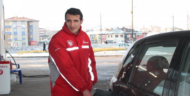 BENZİN 5.16  MAZOT 4.54  LİRA OLDU