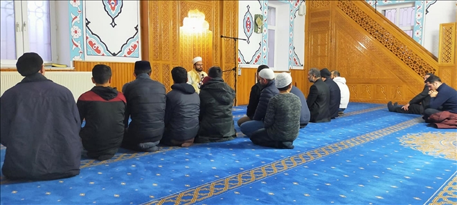 GENÇLER CAMİDE BULUŞUYOR