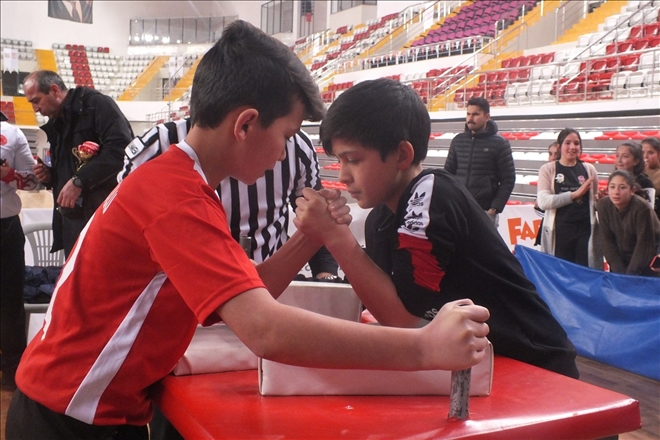 OKULLAR BİLEK GÜREŞİNDE YARIŞACAK