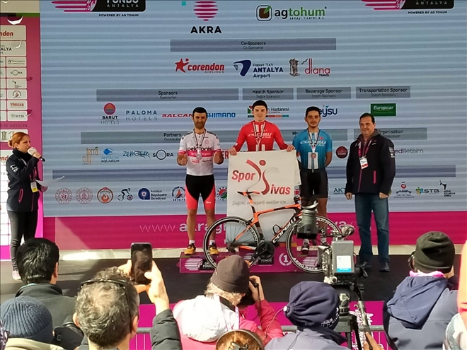 SİVASLI BİSİKLETÇİLER 4 MADALYA KAZANDI