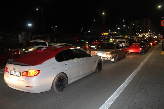 MEHMETÇİK İÇİN TEK YÜREK OLDULAR (VİDEO)