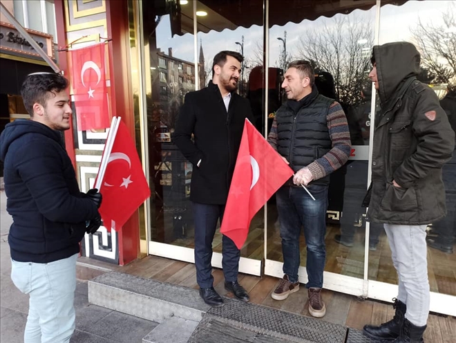 SİVAS, TÜRK BAYRAKLARIYLA DONATILDI